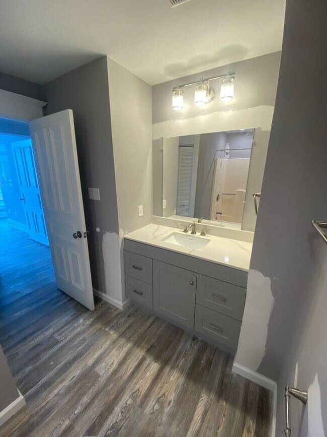 Building Photo - 2 Bedroom Rental in Emmaus!