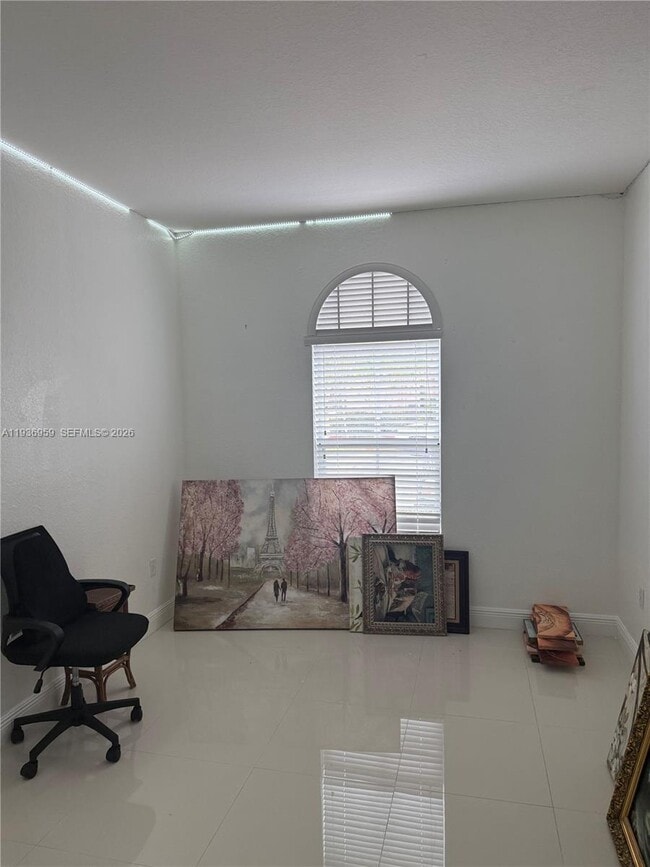 Building Photo - 3951 NE 13th Dr