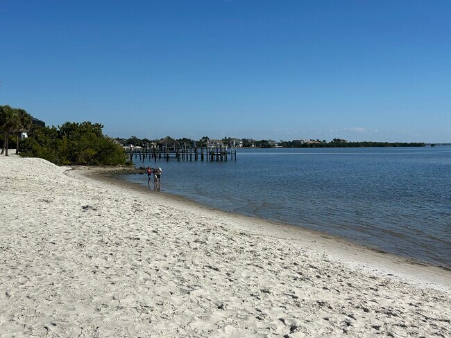 Building Photo - 19505 Quesada Ave