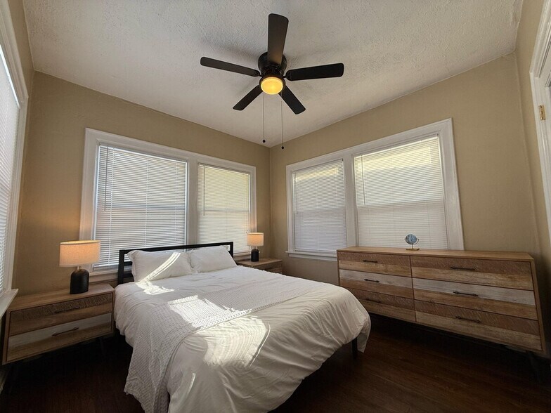 Building Photo - 2207 McCausland Ave