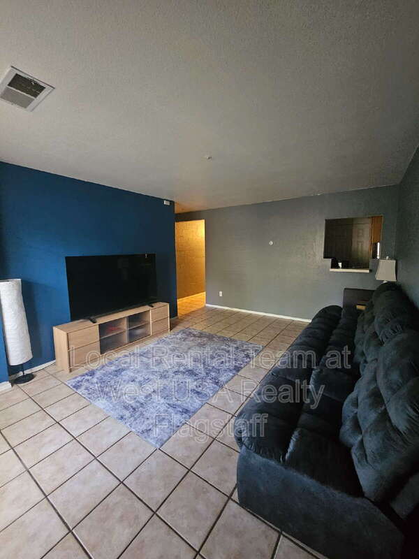Building Photo - 6315 N Saint Nicholas Cir