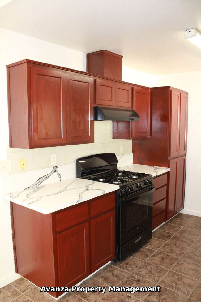 Building Photo - Home for Rent 3 Bed/2 Bath - 1,346 Sq Ft. Rent: $2,095/month Deposit: $2,195
