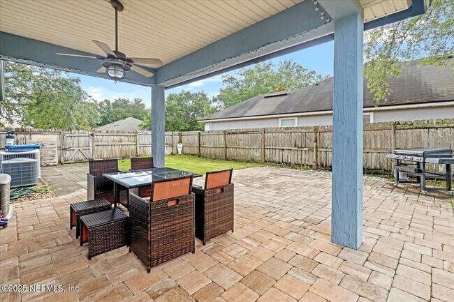 Building Photo - 13705 Fish Eagle Dr W