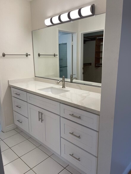 Master bathroom - 4728 Park Granada