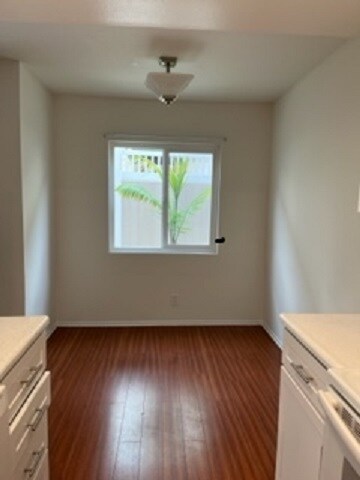 Dining Area - 324 E Valencia Ave