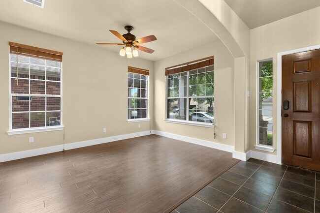 Building Photo - 10128 Channel Island Dr