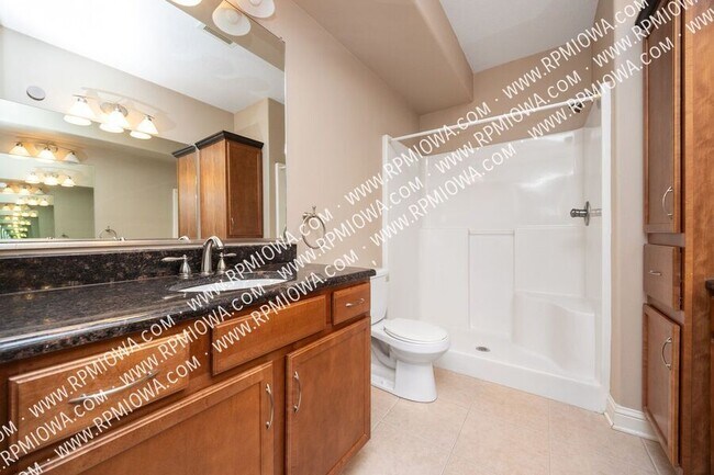 Building Photo - 14115 Airline Ave