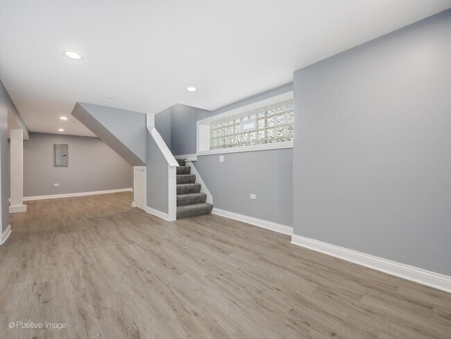 Building Photo - 5156 S Spaulding Ave