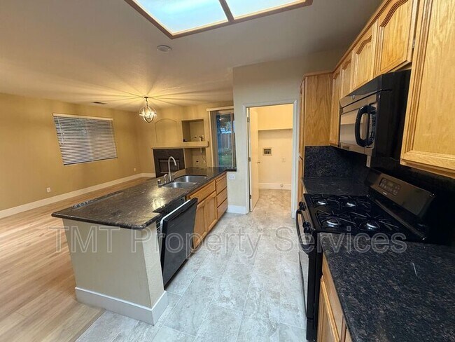 Building Photo - 3424 Babson Dr