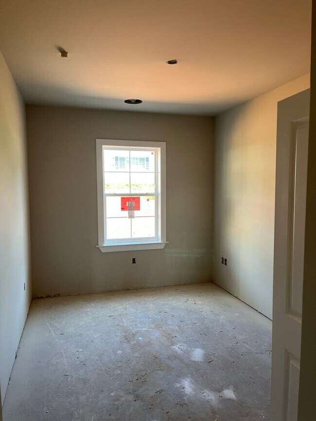 Building Photo - Salem Run Apartments Phase 2