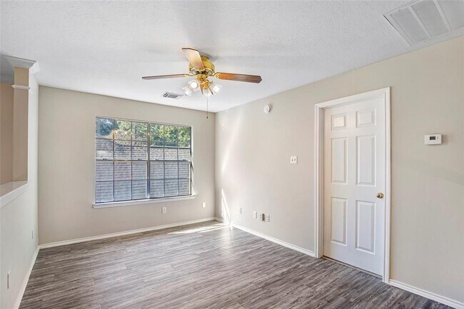 Building Photo - 5322 Willow Knoll Ct