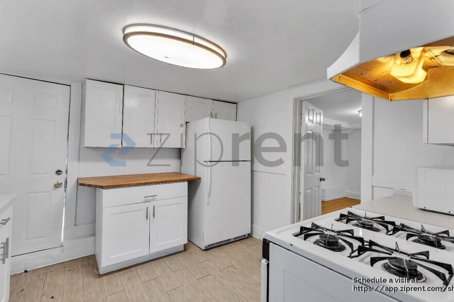 Building Photo - 1055 48th St