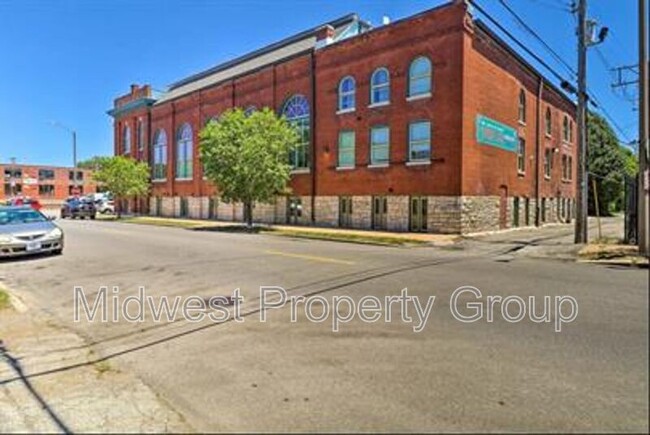 Building Photo - 4244 Chouteau Ave