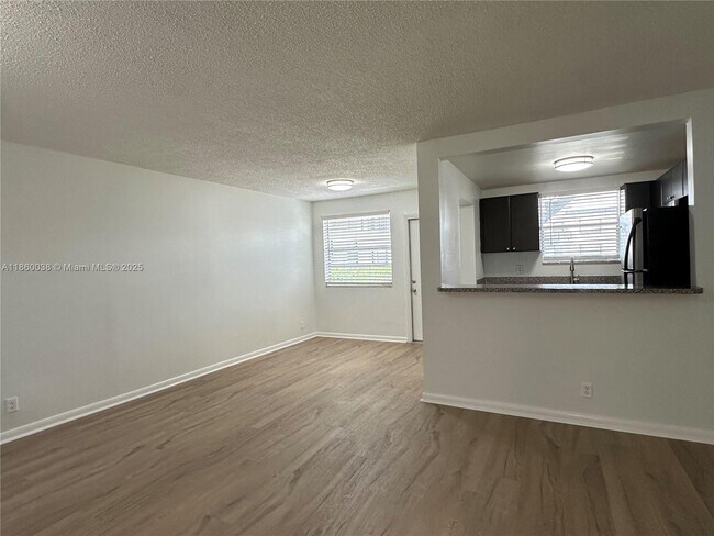 Building Photo - 5661 SW 36th Ct
