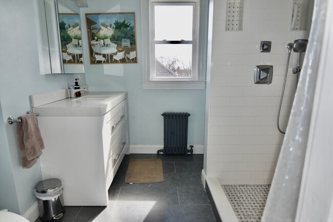 Building Photo - 14 Castlerock St