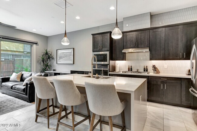 Building Photo - 7444 E Paraiso Dr