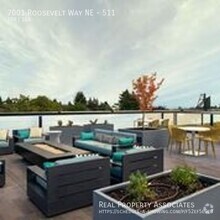 Building Photo - Open Concept 1-Bed Near Roosevelt Light Ra...