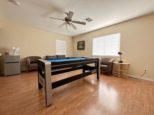 Building Photo - Beautifully Maintained Home Near Schools &...