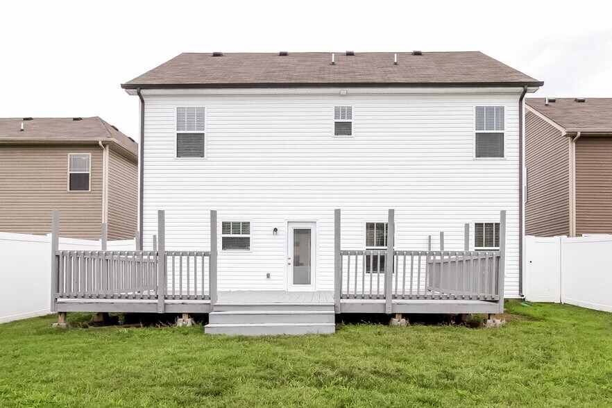 Building Photo - 2426 Salem Glen Xing