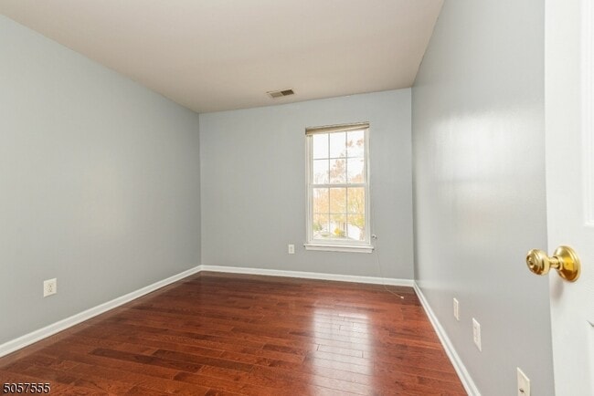 Building Photo - 27 Rolling Views Dr