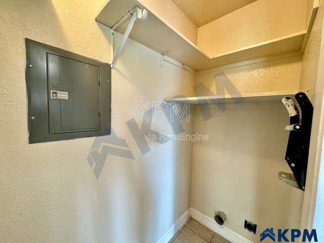 Building Photo - 1311 W Century Blvd