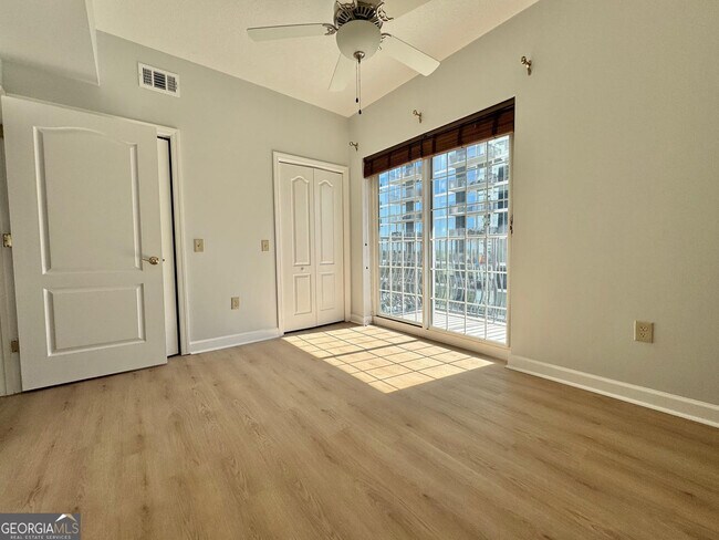 Building Photo - 195 14th St NE