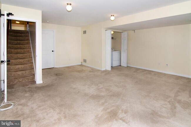 Building Photo - 517 Boxwood Ln