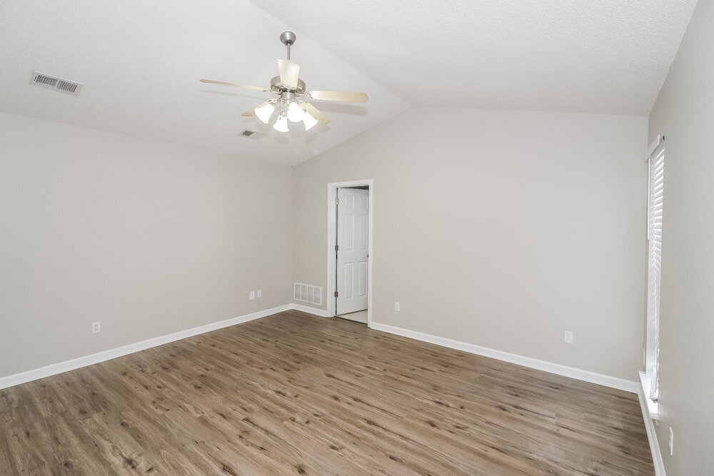 Building Photo - 6465 White Hawk Ln