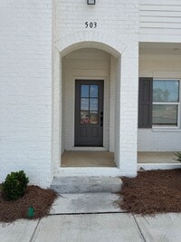 Building Photo - 503 South Grove