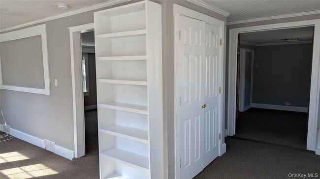 Building Photo - 34 Kings Hwy