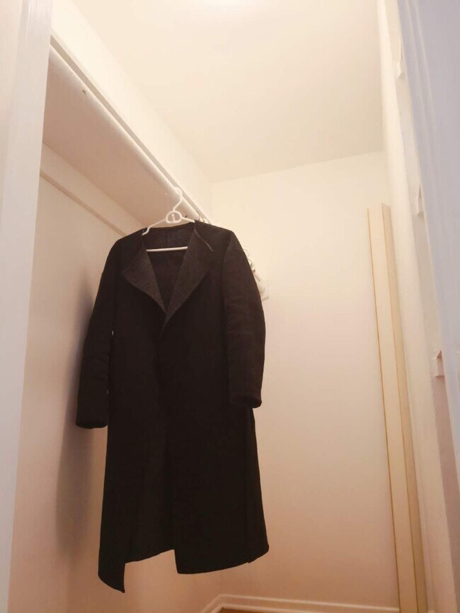 Building Photo - 1424 Amherst Ave