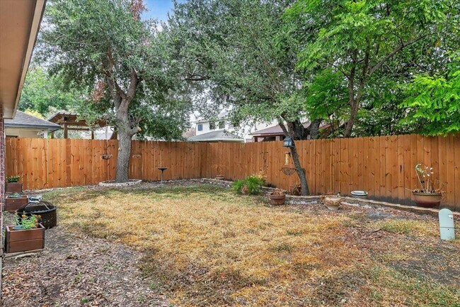 Building Photo - 4430 Cedar Pass Dr