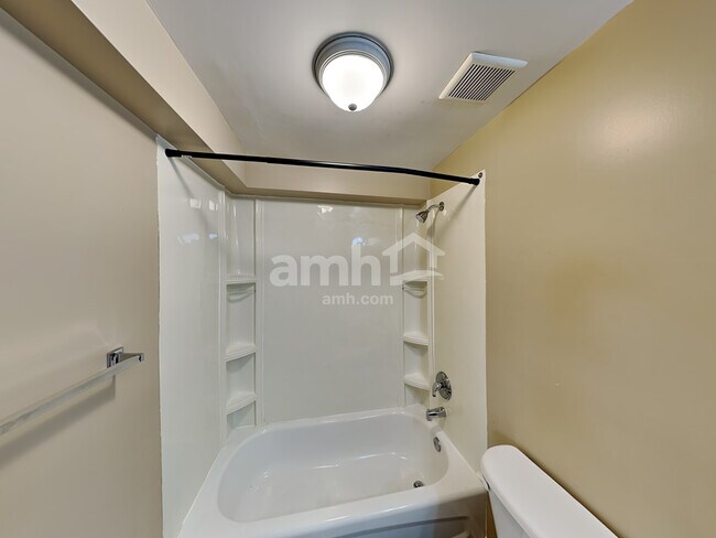 Building Photo - 628 N 540 W
