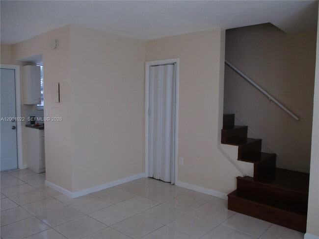 Building Photo - 1949 Taylor St