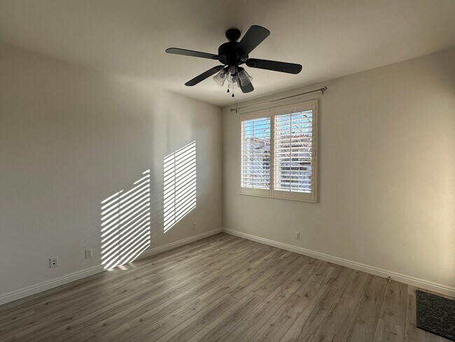 Building Photo - 611 McKenna St