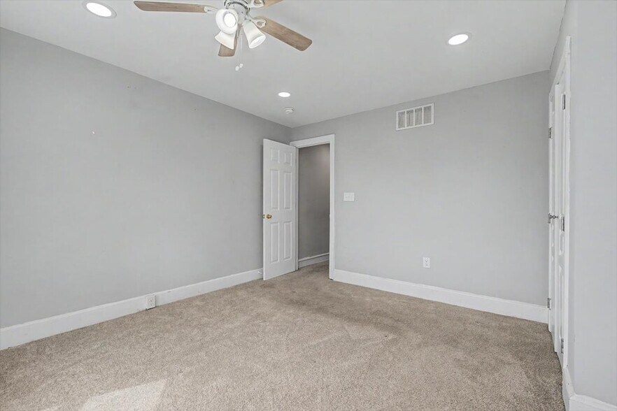 Building Photo - 203 N DuPont St