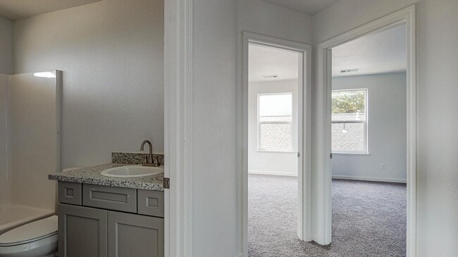 Building Photo - 2352 Karen Ct