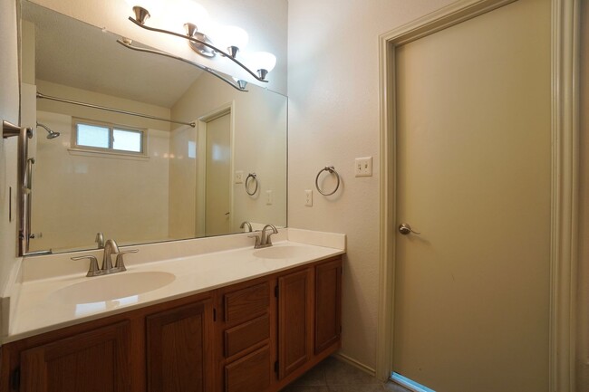 Building Photo - 14009 Conner Downs Dr