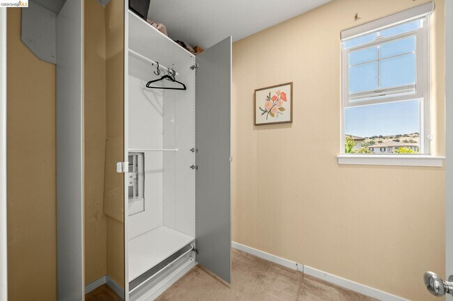 Building Photo - 339 Emory Ct