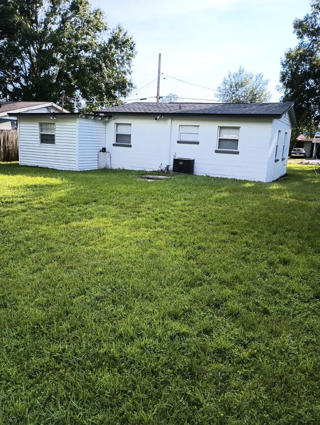 Primary Photo - 635 Strain Blvd