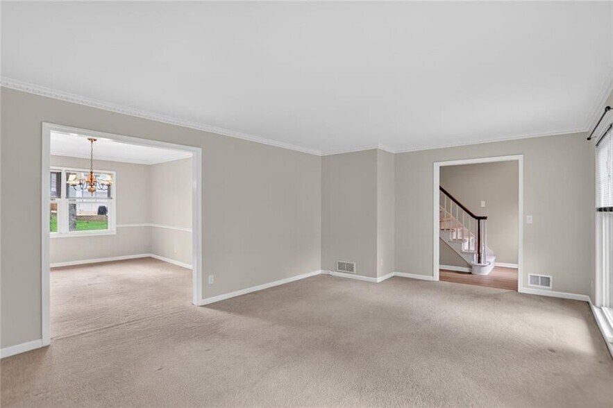 Building Photo - 4624 Mountain Creek Dr