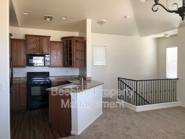 Building Photo - 5720 S 21st Pl