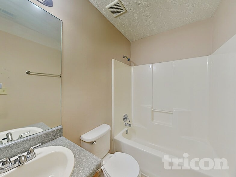 Building Photo - 5929 Creekside Dr