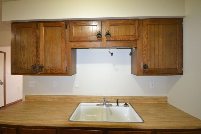 Building Photo - Warsaw Apartments