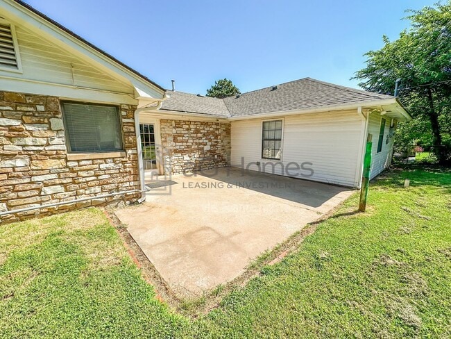 Building Photo - 3032 NW 70th St