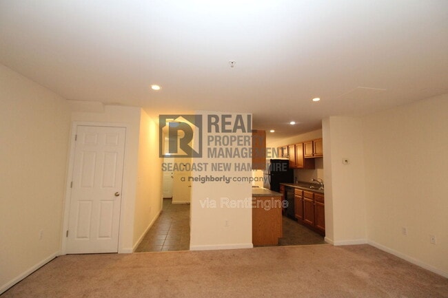 Building Photo - 2 Waverly Dr