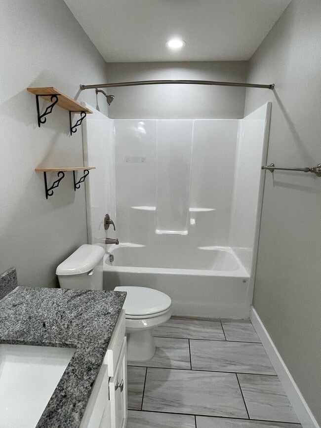 Building Photo - Built in 2020! 3 Bed 2 Bath w/ FENCE and UF Walk Out Basement