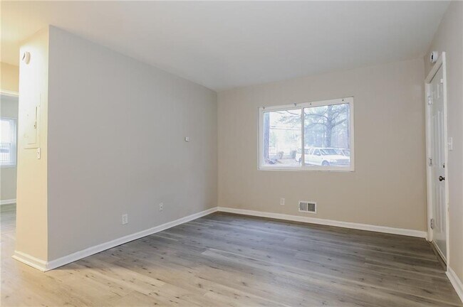 Building Photo - 2841 Belvedere Ln