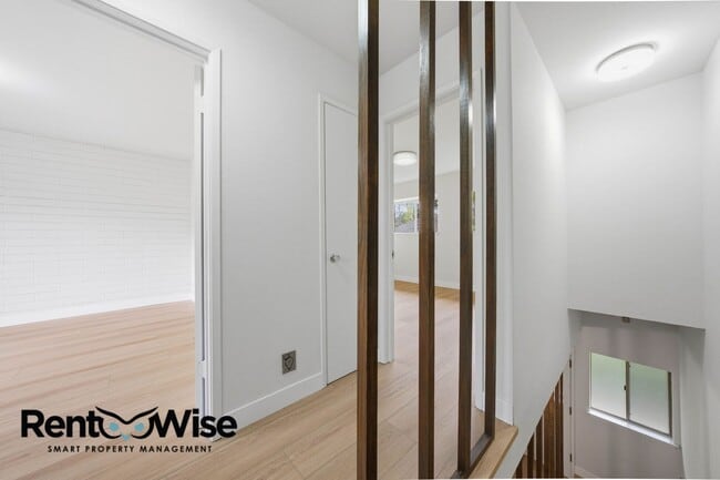 Building Photo - 569 Addison Ave