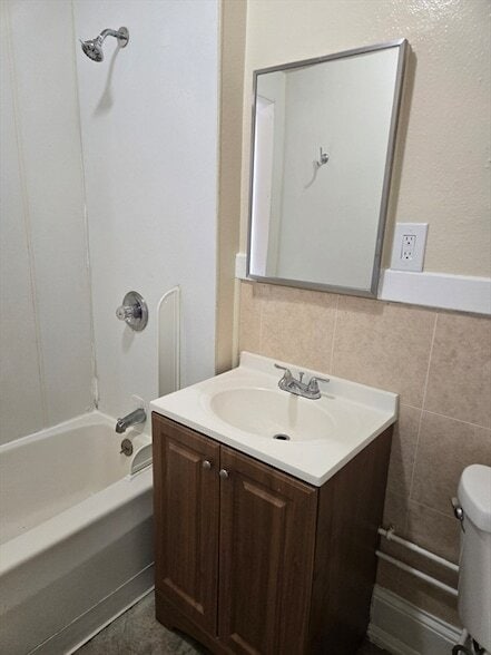 Building Photo - 240 Locust St